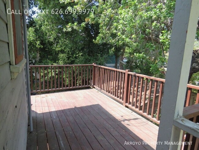 Building Photo - 207 1/2 S Primrose Ave.-