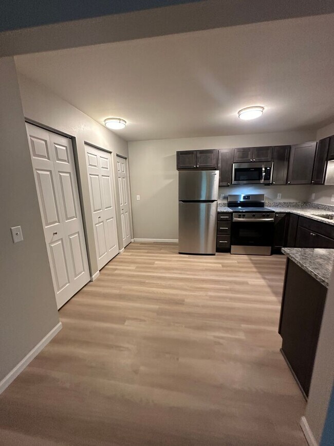 Interior Photo - 7506-7523 Rohlich Ct