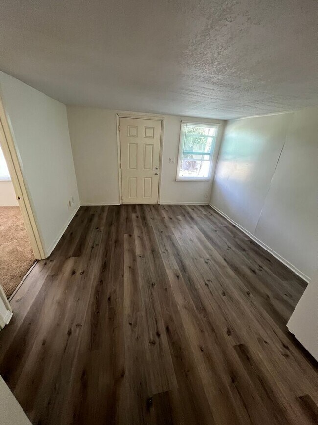 Building Photo - 11184