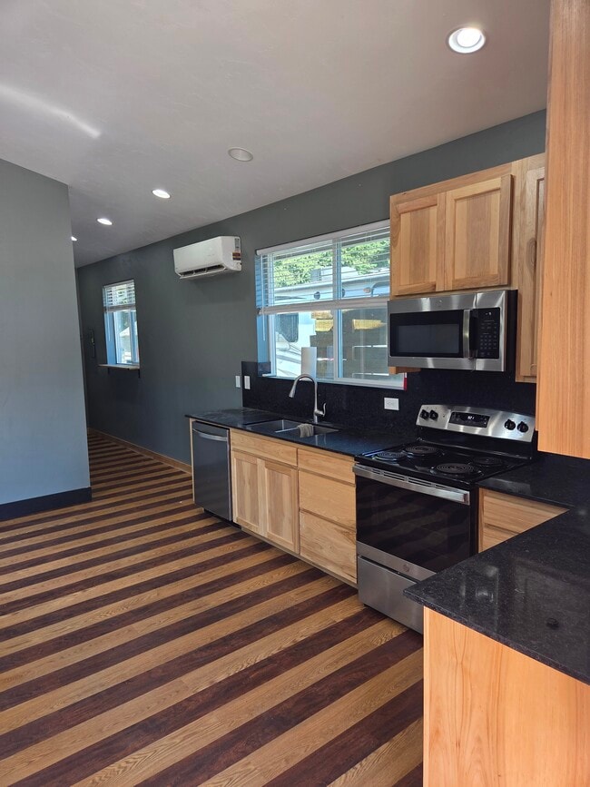 Building Photo - 53 Timberline Dr