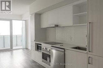 Building Photo - 138-4138 Downes St