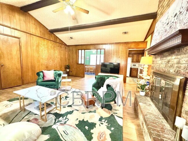 Foto del edificio - 4409 75th Dr