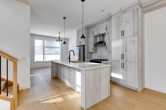 Building Photo - 2144-2151 51 Ave SW