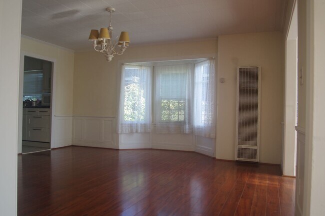 Building Photo - 334 Rennie Ave