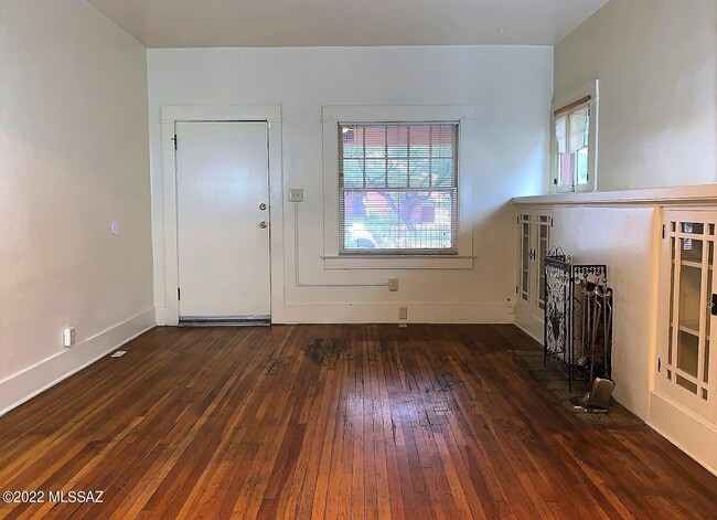 104 E 2nd St photo'