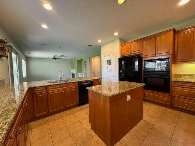 Building Photo - 3701 Pondera St