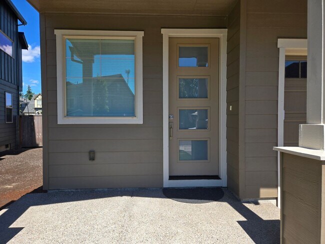 Foto del edificio - Terrific Orenco Station area 4 BR, 3.5 BA ...