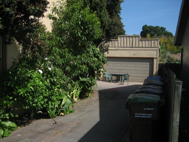 Garage - 620 Laurel St