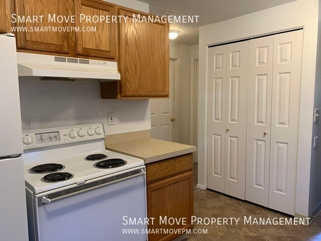 Foto del edificio - Updated downstairs 2 bedroom near BSU