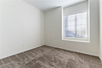 Building Photo - 3804 Banana Ct