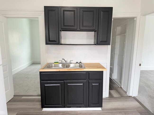 Foto del edificio - 1701 E Ganson St