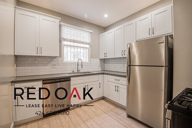 Foto del edificio - 681 Shatto Pl