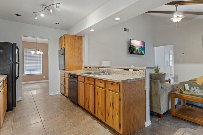 Foto del edificio - 3111 Fallen Leaf Ln