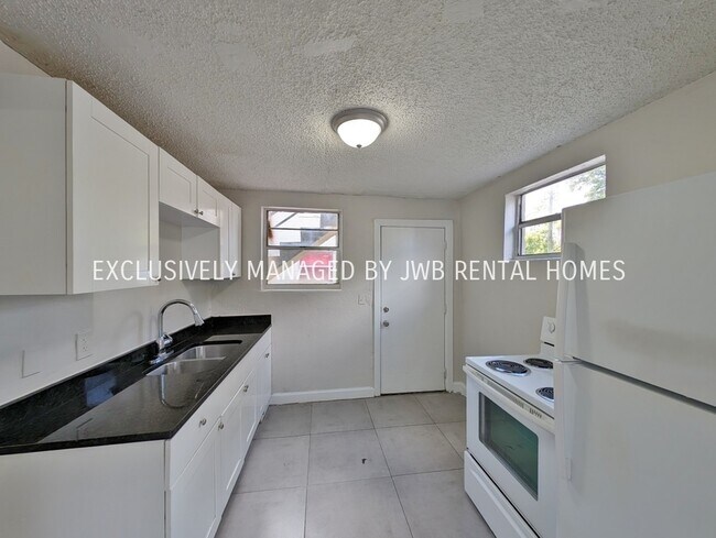 Foto del edificio - 1524 W 21st St
