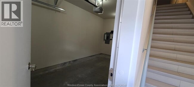 Building Photo - 550 Sandison St