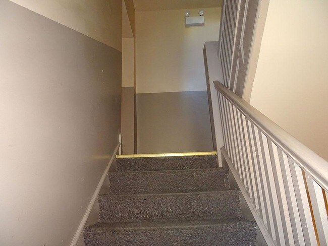 Building Photo - 120 E. 49th St, #207