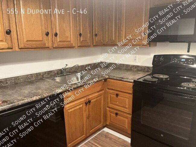 Building Photo - AVAILABLE NOW • 2 Bed/ 1 Bath condo • Madison