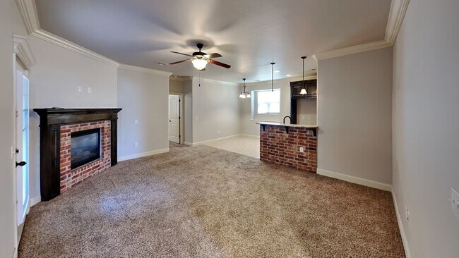 Foto del edificio - 3 Bedroom 2.5 Bath Home with Bonus Room and Storm Shelter