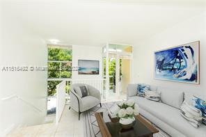 Foto del edificio - 8041 Harding Ave