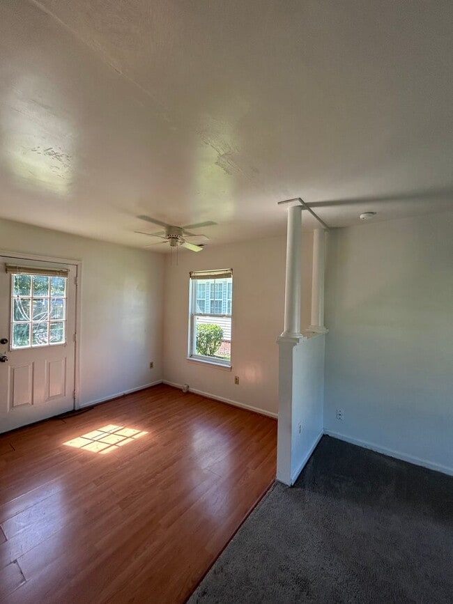 Foto del edificio - 2 Bedroom House for Rent in Virginia Beach