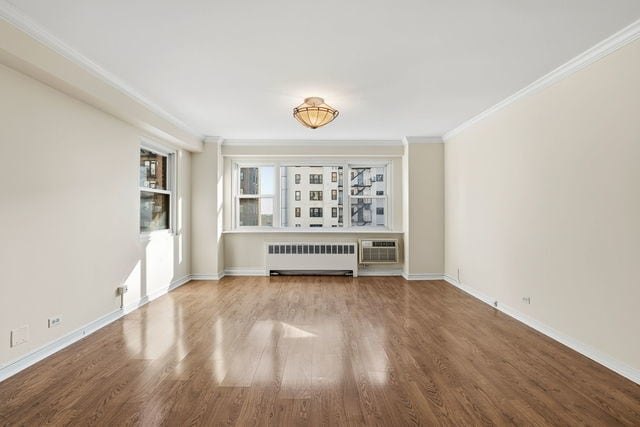 Building Photo - 2909 N Sheridan Rd