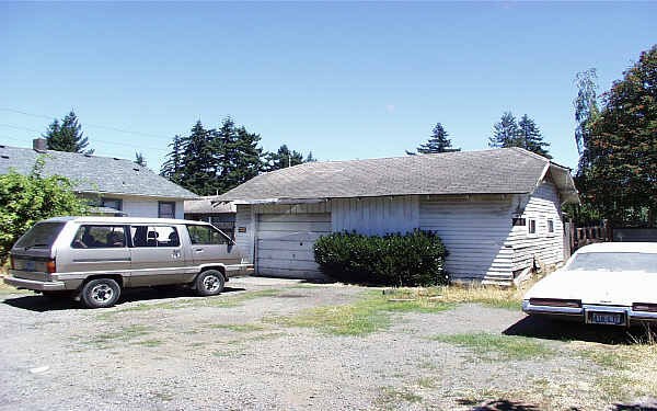 Building Photo - 13006-13010 SE Powell Blvd