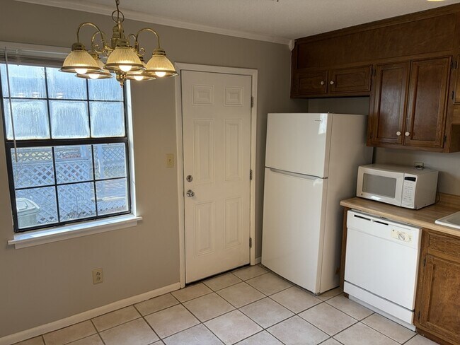 Building Photo - 13928 Hurstland Dr SW