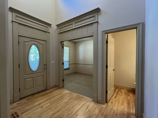 Foto del edificio - Beautiful 4 bed 3.5 bath home with pool in Eagle just  off Floating Feather & Eagle Rd