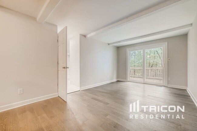 Foto del edificio - 9833 Branchleigh Rd