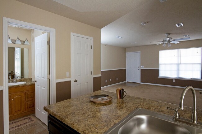 Vista desde la cocina - Lakewood Village