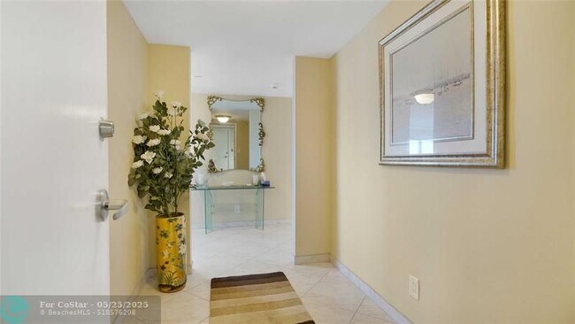 Building Photo - 3750 Galt Ocean Dr