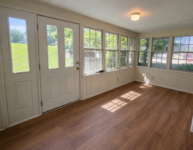 Building Photo - 1128 Ridge Rd