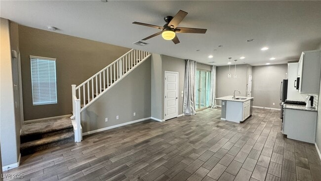 Building Photo - 11728 Redwood Mountain Ave