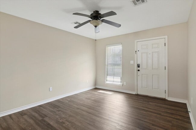 Building Photo - 5165 Springwood Loop