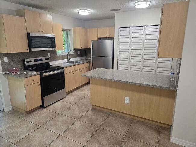 Foto del edificio - 9440 SW 169th St