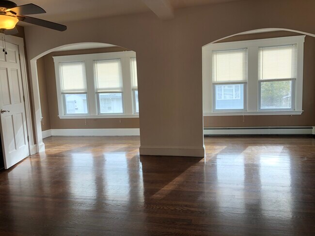 Building Photo - 27 Thacher St