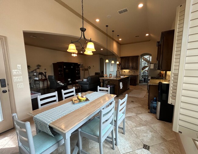 Building Photo - 504 Montessa Park