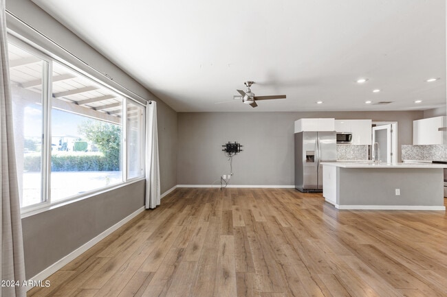 Building Photo - 1832 E Campbell Ave