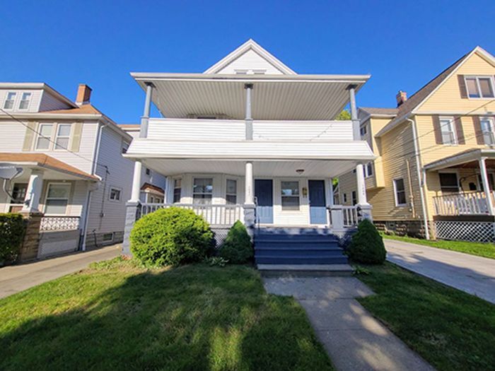 Primary Photo - 1447 Rosewood Ave