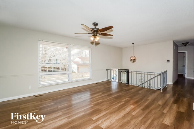 Building Photo - 578 Green Forest Dr