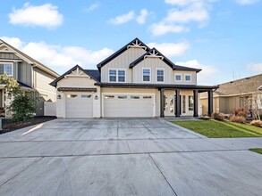 Building Photo - 7773 W Cardinal Dr