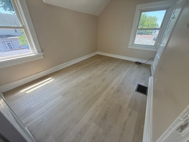 Building Photo - Fully Renovated 4-Bedroom Home – Minutes from Electric Works & Downtown Fort Wayne!