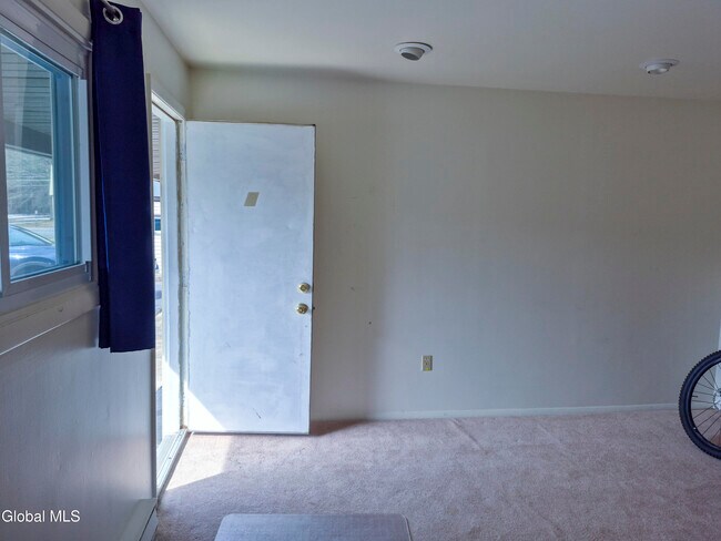 Foto del edificio - 524 Maple Ave