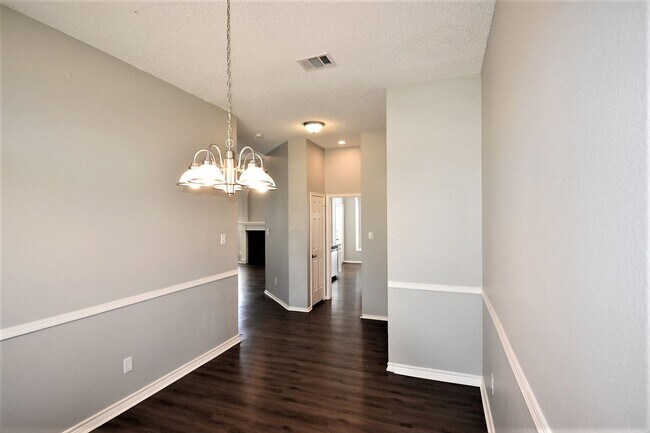 Foto del edificio - 946 Ivyglen Ct