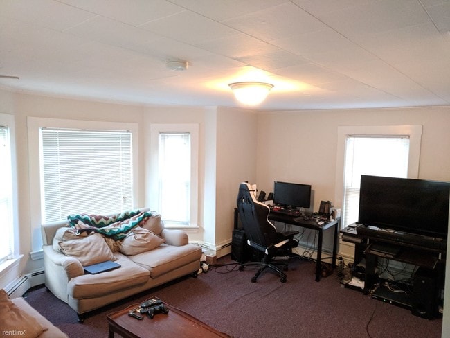 Building Photo - 2 br, 1 bath  - 70 Highland Ave
