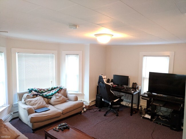 Foto del edificio - 2 br, 1 bath  - 70 Highland Ave