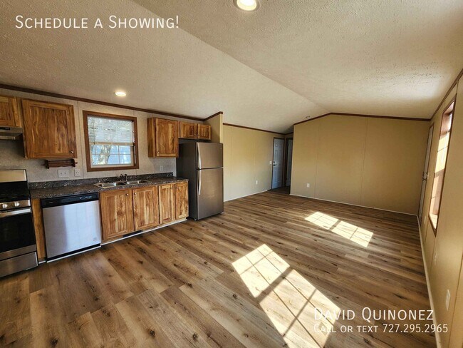 Foto del edificio - 5711 Heather View Ln