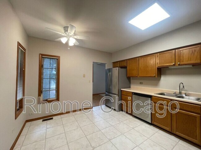 Foto del edificio - 519 W Parkside Dr