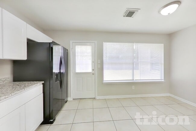 Building Photo - 8707 Texas Acorn Ave