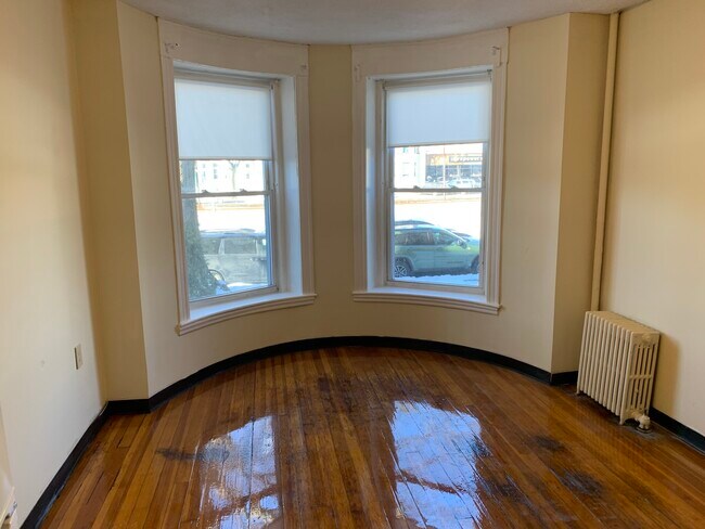 Foto del edificio - 1124 Commonwealth Ave